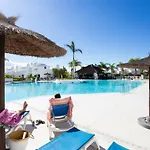 Apartament Luxury In *